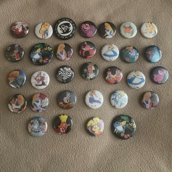 Disney Alice in Wonderland character buttons - Picture 1 of 10
